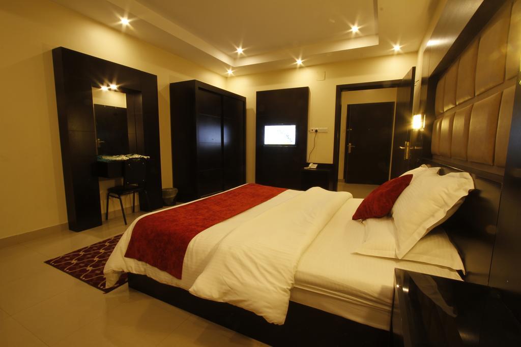 Manazel Al Hamra Apartment 2 บูเรดาห์ ภายนอก รูปภาพ